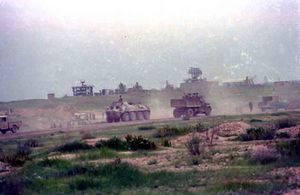 منطقه‌ی عملیاتی فتح‌المبین - سایت رادار و نفربر BTR-60.jpg